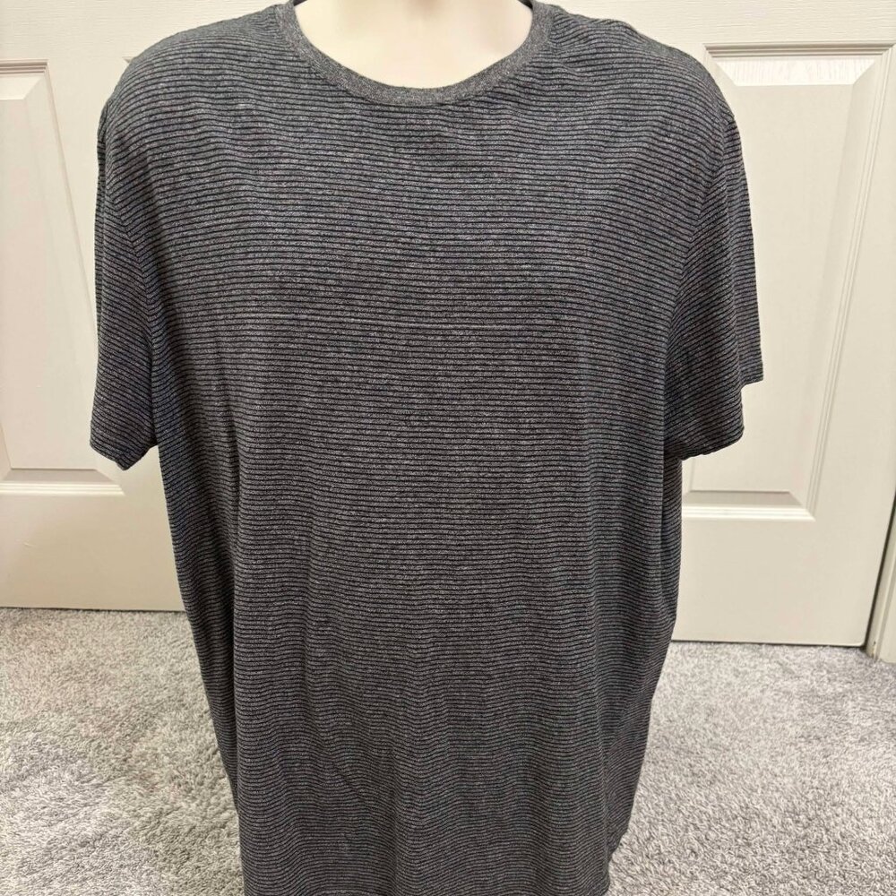 Like New, Men's Grey & Black Pinstriped Top by Goodfellow & Co.